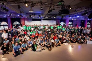 Rund 350 Entwickler lieferten sich beim IoT Hackathon einen Wettkampf um innovative Produkte