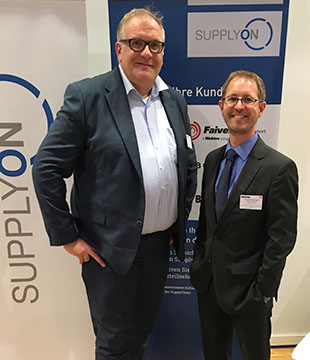 André Truszkowski-Jonas (left), responsible for Business Excellence at Siemens AG, seen here with Frank Siebenmorgen from SupplyOn. He believes that practiced industry standards are the key to success in digitizing the rail industry.