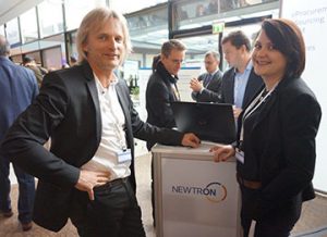 Martin Kinauer (Hawle, left) networking with Anissa Hartmann