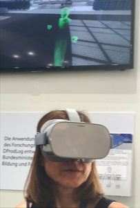 New insights: VR demo of IoT container management at the EURO-LOG booth