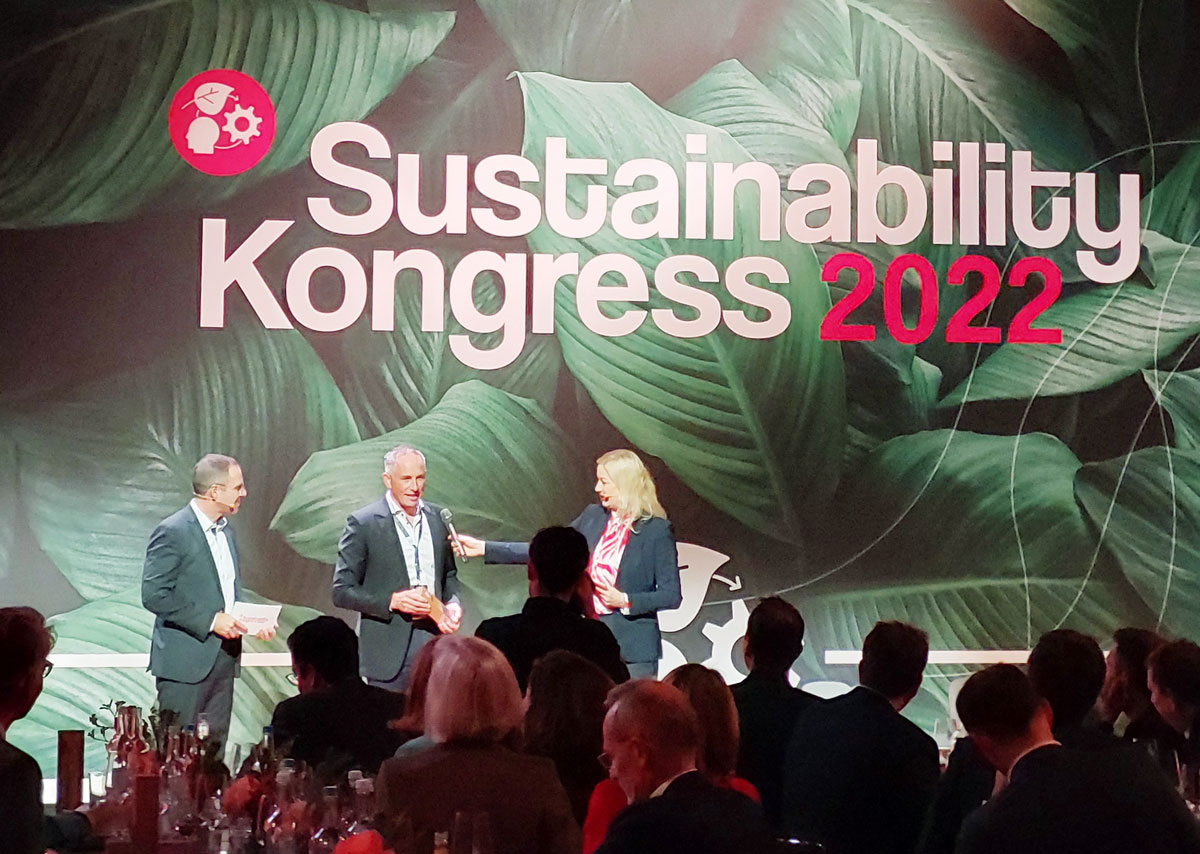 Jan van Cauwenberge and TE Connectivity win the Sustainability Award, category Research & Development