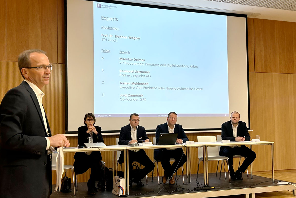 Moderator Prof. Dr. Stefan Wagner (ETH Zürich) begrüßte die Experten im Executive Stream "Best Practices zur Erreichung von operativer Exzellenz" Mirentxu Delmas (Airbus), Bernhard Lietzmann (Ingenics), Torsten Mehlenhoff (Broetje-Automation) und Juraj Zamecnik (3IPK)